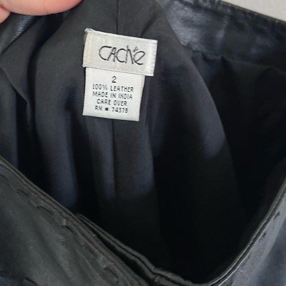 Cache VIntage Black Leather Flare Leg Split Cuff Low Rise Pants Size 2 - Picture 13 of 13